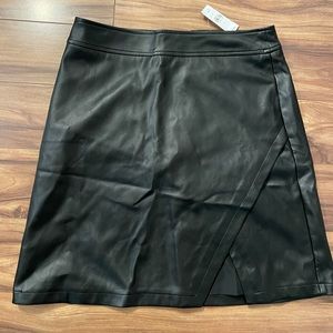 Loft woman’s faux leather skirt